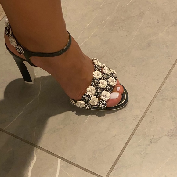 Chanel Heels - Picture 10 of 10